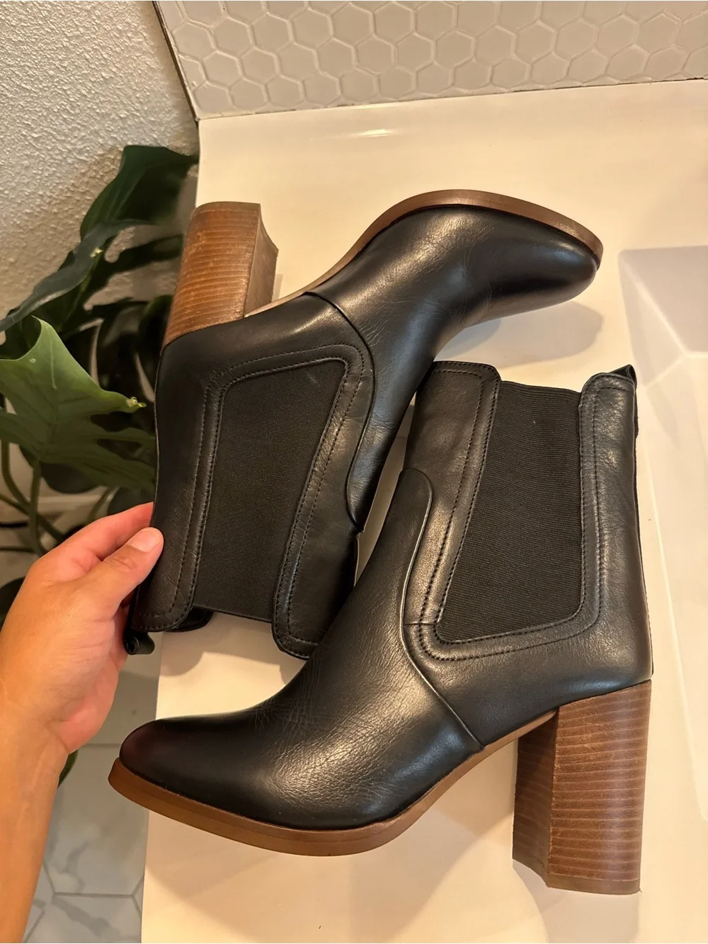 Ted Baker London Black Leather Chelsea Block Heel Ankle Boot Classic Timeless